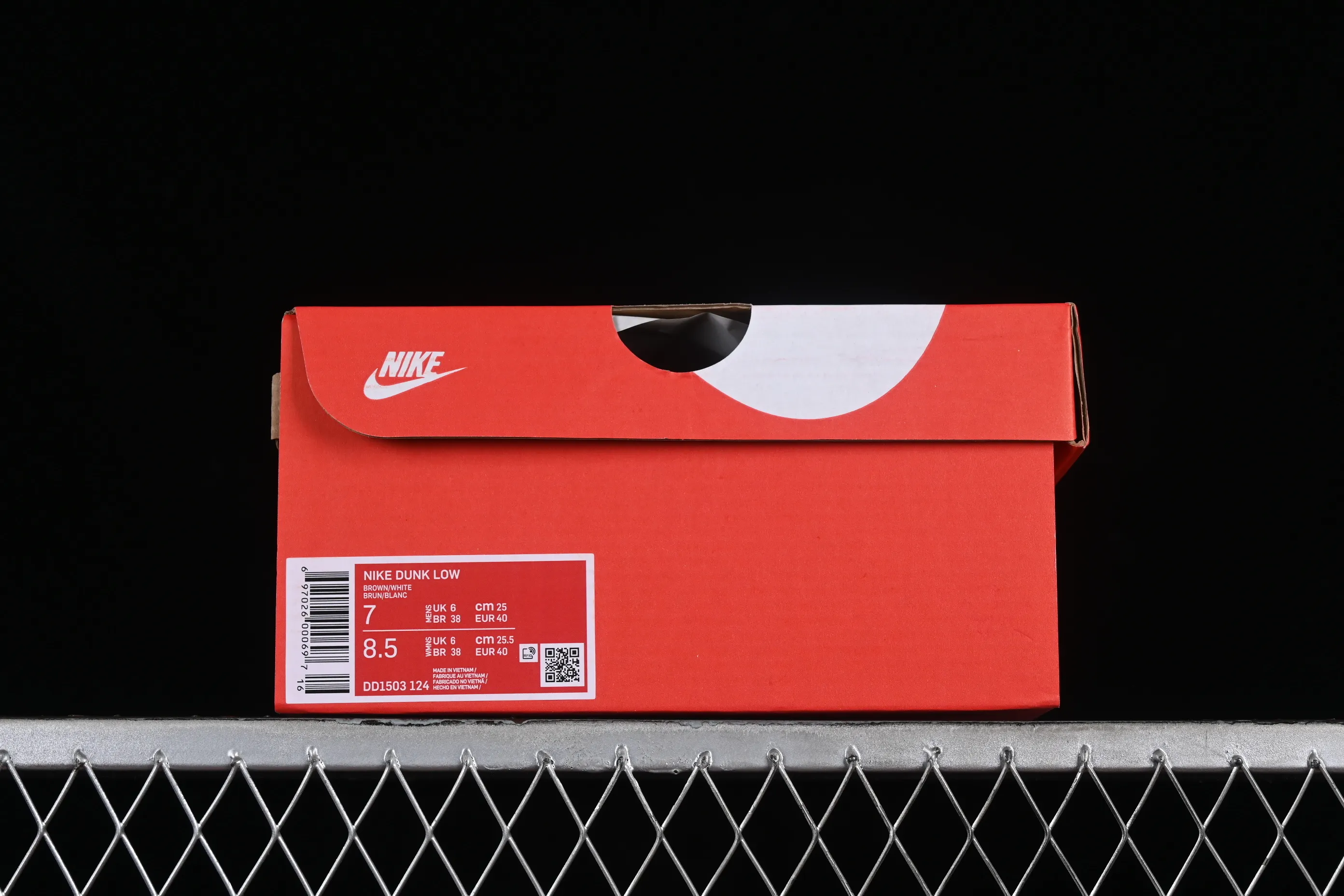 All Categories Nk SB Dunk Series Nk SB Dunk Low Low-top sneakers Nk Dunk Low Plaid Variations Retro literary style SB strappy low-top casual sneakers DD1503-124